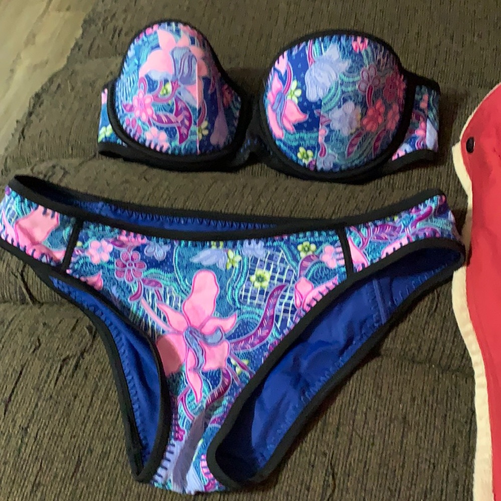 Victoria’s Secret bikini